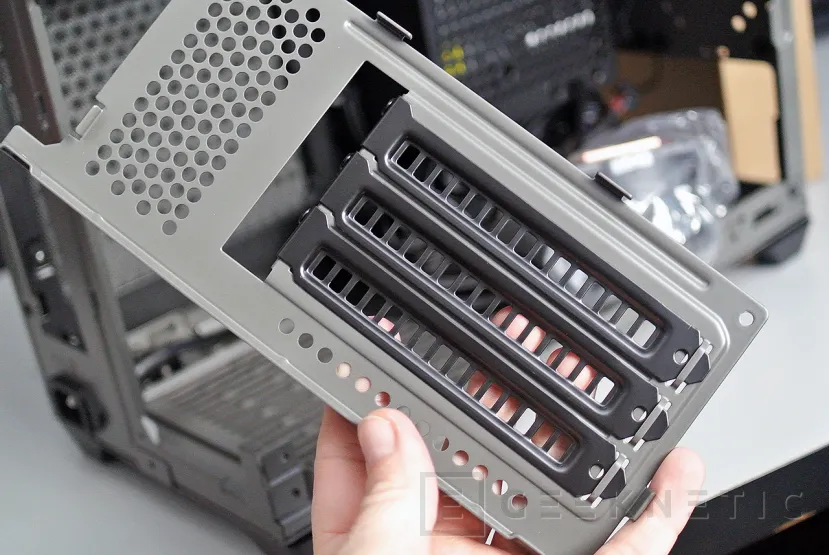 Geeknetic Cooler Master NR200P MAX Review 19