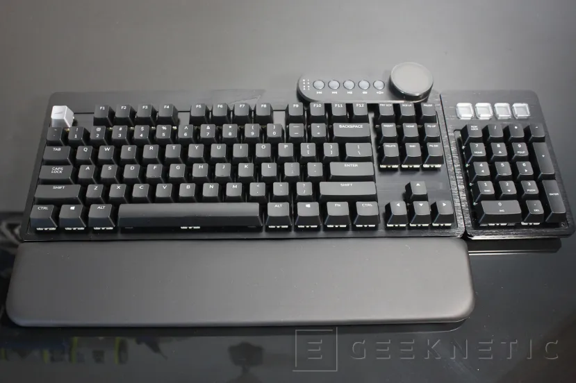 Geeknetic Mountain.gg Everest Max Review 48